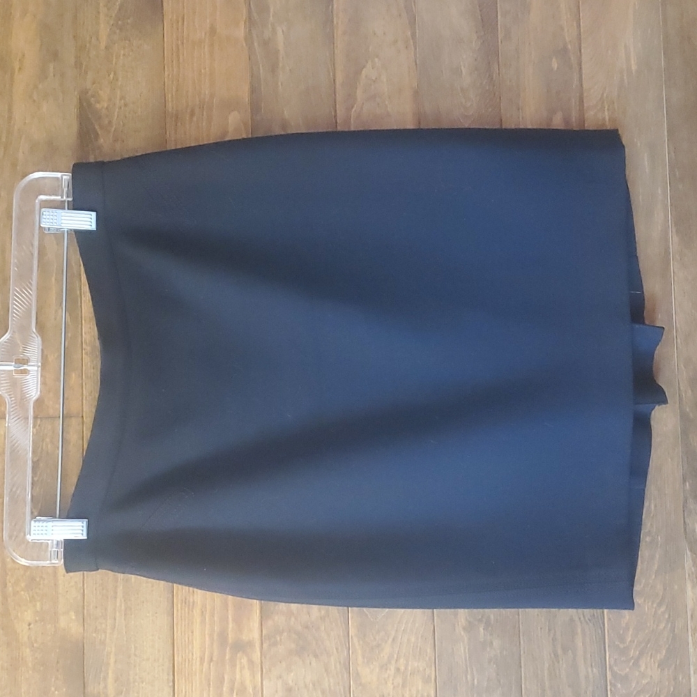Ann Taylor 6P black skirt